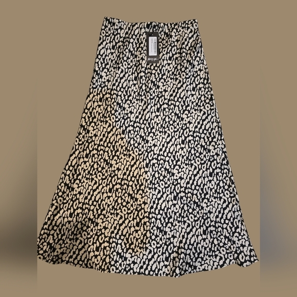 Nasty Gal Dresses & Skirts - Nasty Gal Black and White Midi A-Line Skirt